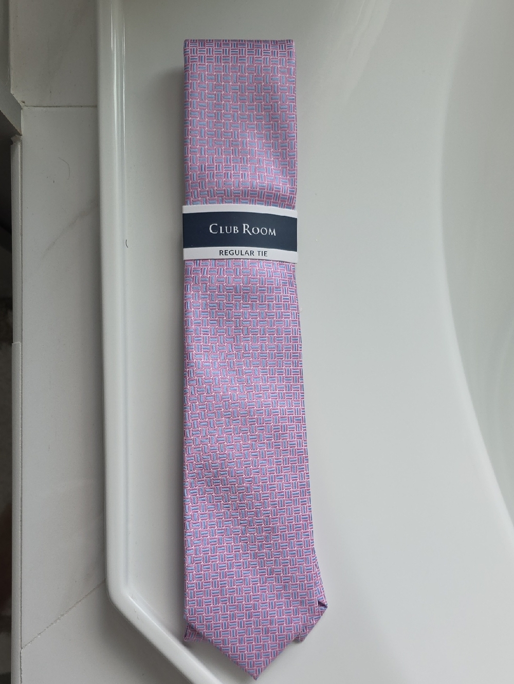 NWT- Club Room Pink and Light Blue Geometric Men's Tie